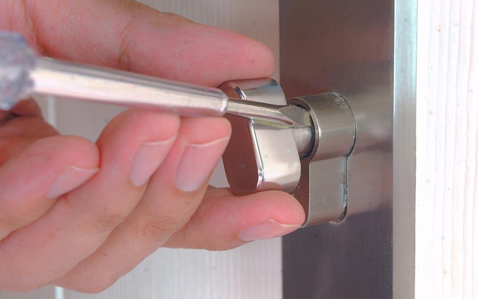 changer serrure porte blindée Vak Saint-Denis